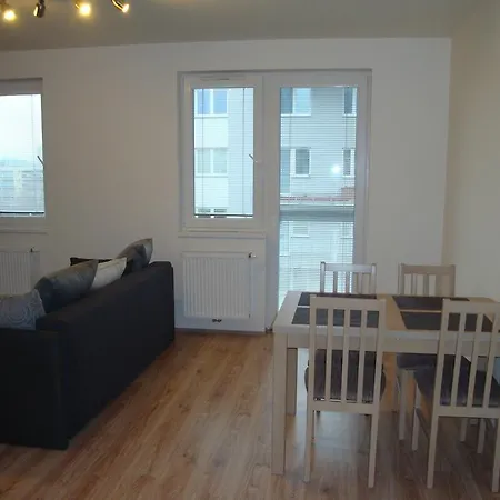 Loosova 995 Apartman *